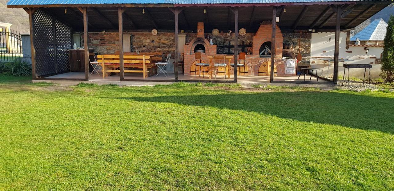 Pensiunea Miraj Polovragi Luaran gambar