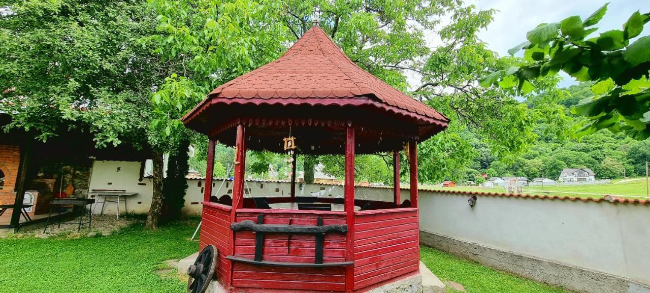 Pensiunea Miraj Polovragi Luaran gambar